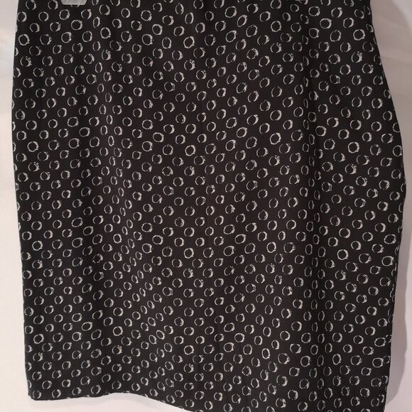 Anne Taylor Dresses & Skirts - Anne Taylor Ladies Size 10 Petit Black w/ Beige Design Lined Side Zipper Skirt